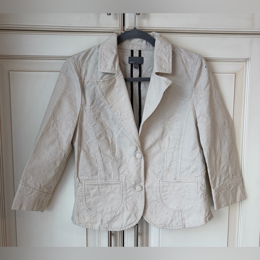 Mexx Beige Textured Blazer pattered. size 8. Y2K. Flaw see description